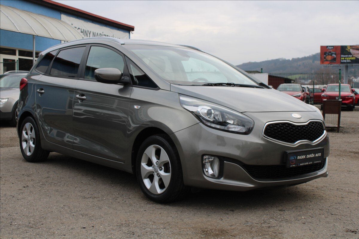 KIA Carens