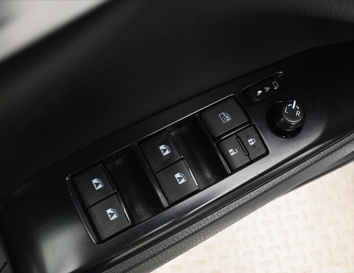 Toyota Camry Sedan / Limuzína 2,5 l 160 kw