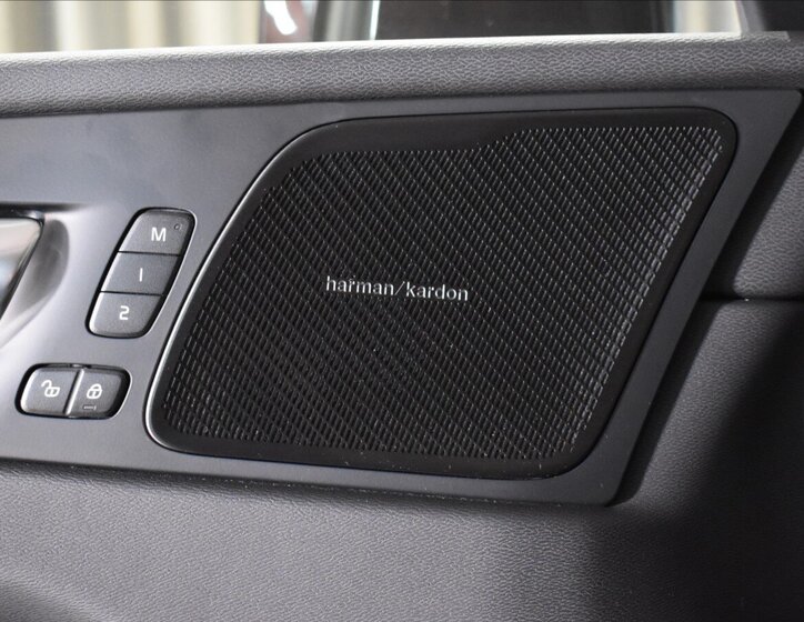 Volvo XC60 SUV / Terénní 2,0 l 184 kw