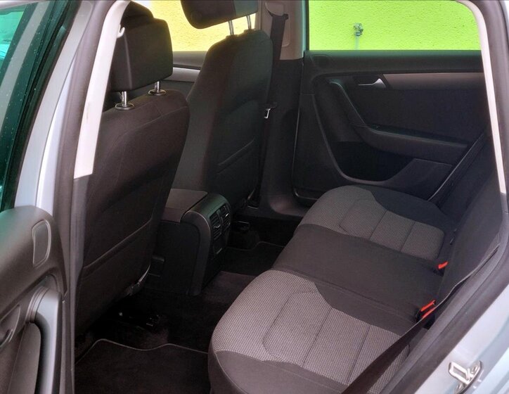 Volkswagen Passat Kombi 1,4 l 90 kw