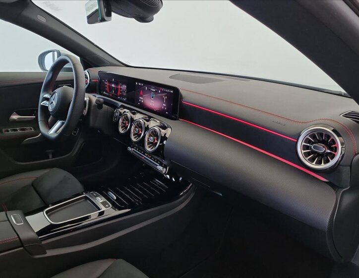 Mercedes-Benz CLA Sedan 2,0 l 110 kw