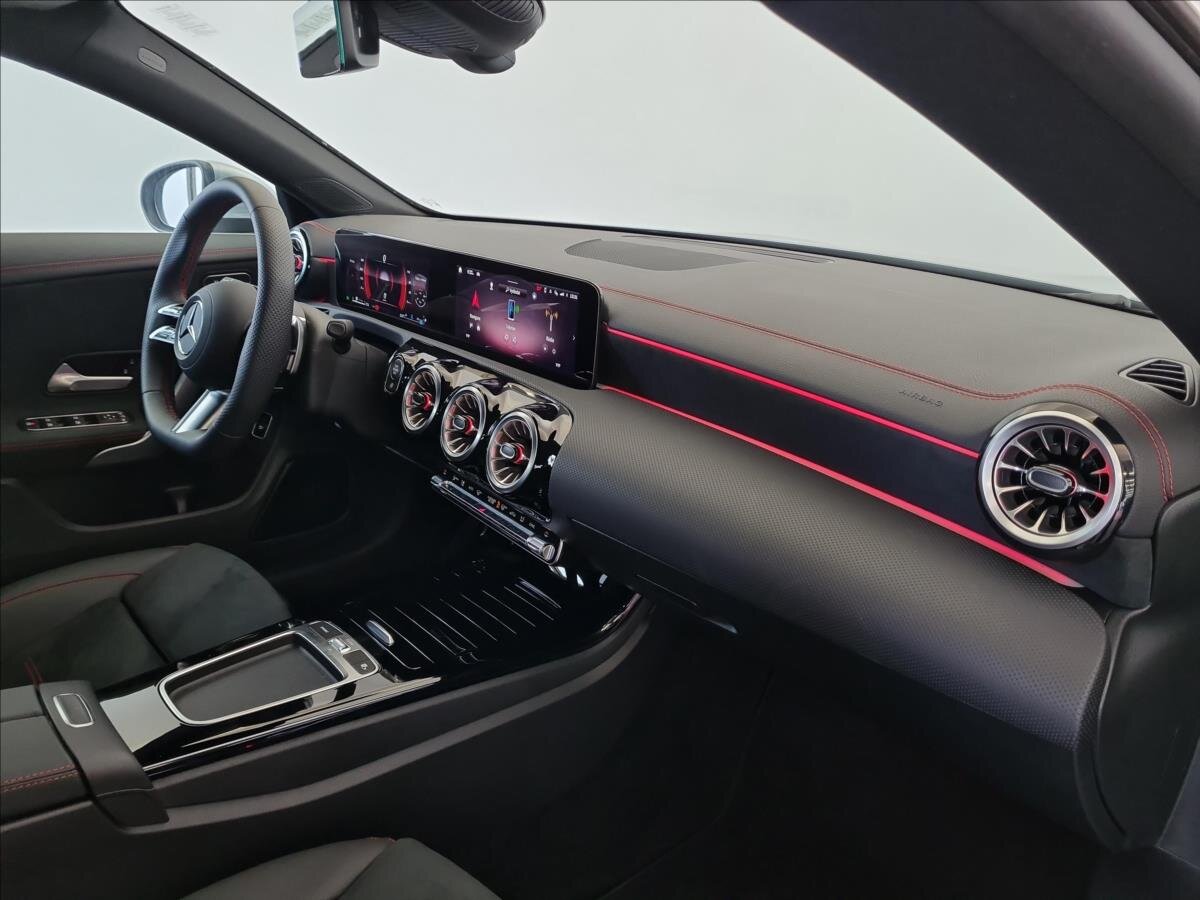 Mercedes-Benz CLA Sedan 2,0 l 110 kw