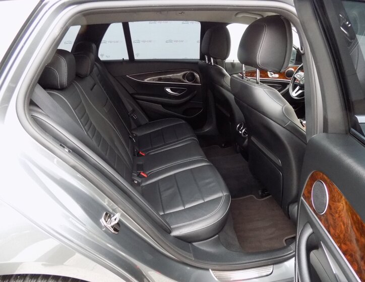 Mercedes-Benz Třídy E 18