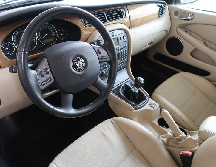 Jaguar X-Type Sedan / Limuzína 2,0 l 96 kw