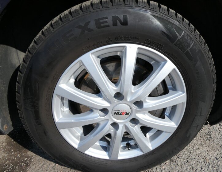 Volkswagen Golf Kombi 1,6 l 81 kw