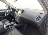 Nissan Pathfinder SUV 3,5 l 212 kw