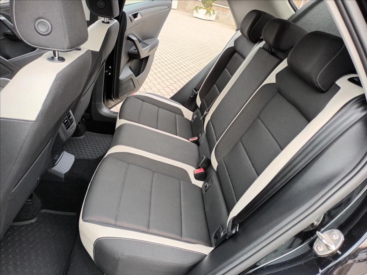 Volkswagen T-Roc SUV / Terénní 1,5 l 110 kw