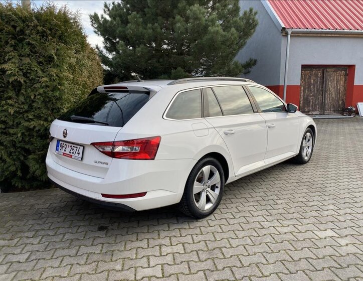 Škoda Superb Kombi 2,0 l 110 kw