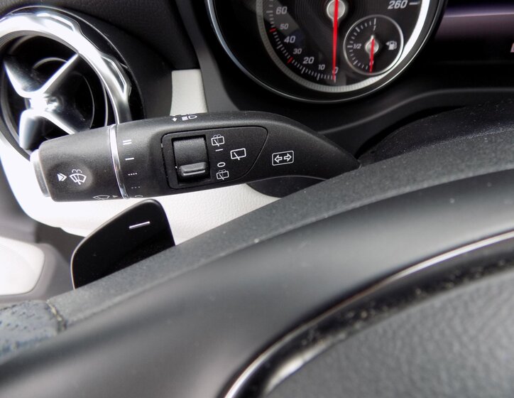 Mercedes-Benz GLA 25