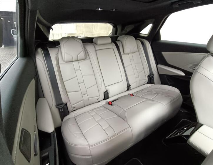 DS Automobiles DS7 Crossback 5