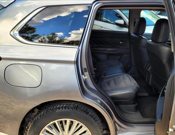 Mitsubishi Outlander 16