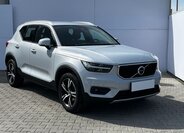 Volvo XC40 SUV / Terénní 1,5 l 120 kw