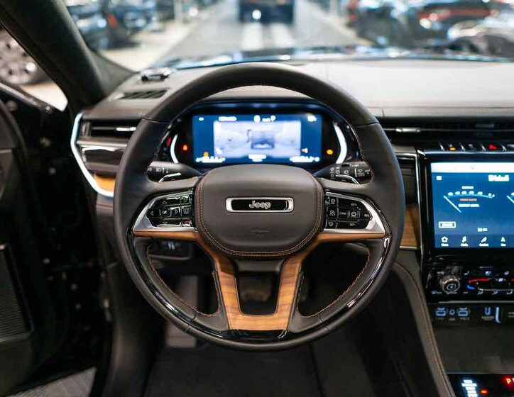 Jeep Grand Cherokee 18