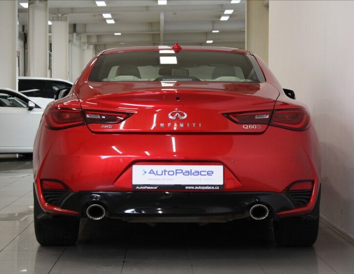 Infiniti Q60 4