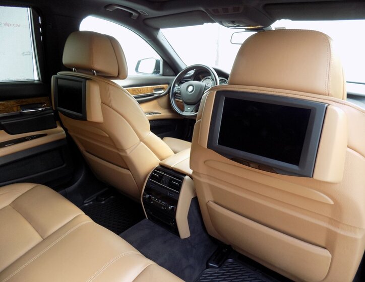 BMW Řada 7 Sedan / Limuzína 3,0 l 225 kw