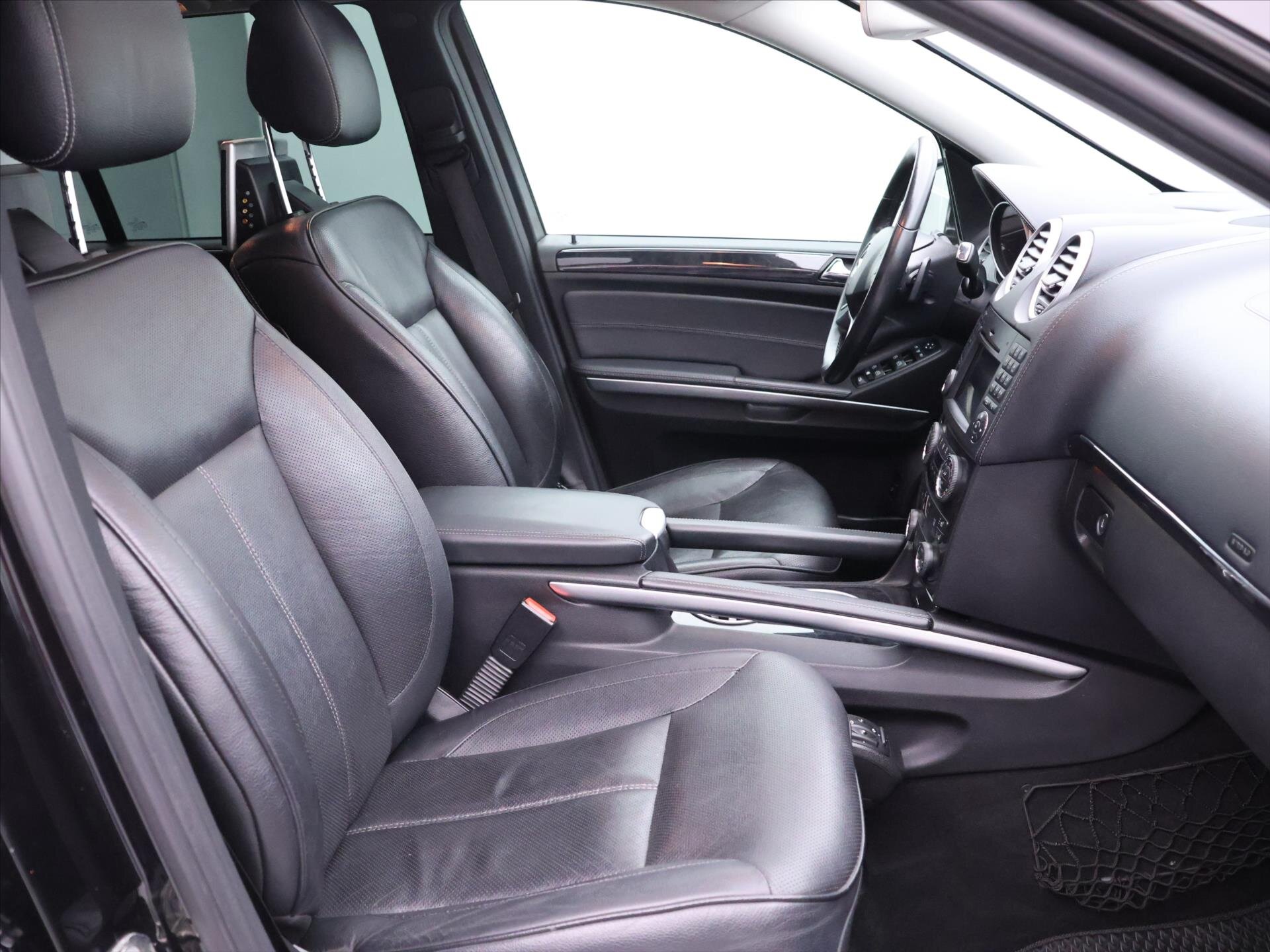 Mercedes-Benz GL SUV / Terénní 3,0 l 155 kw