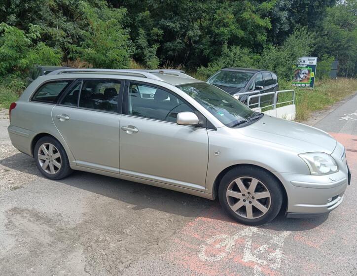 Toyota Avensis 14