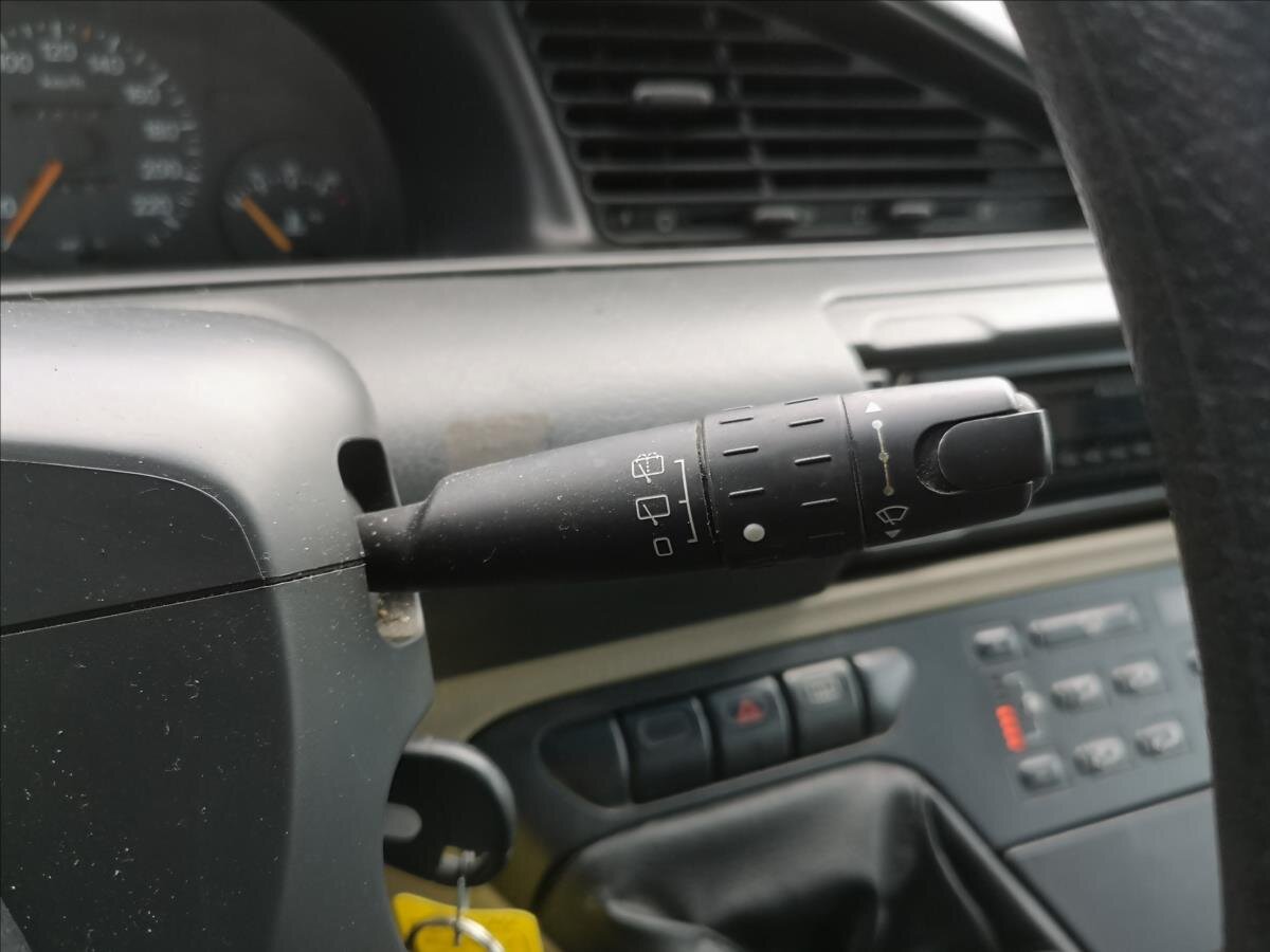 Peugeot 806 Kombi 2,1 l 80 kw