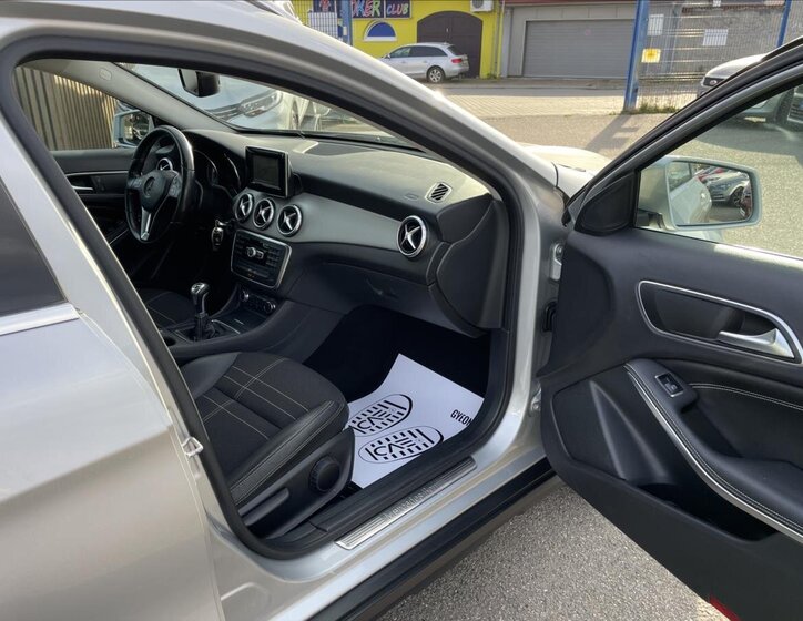 Mercedes-Benz GLA 20