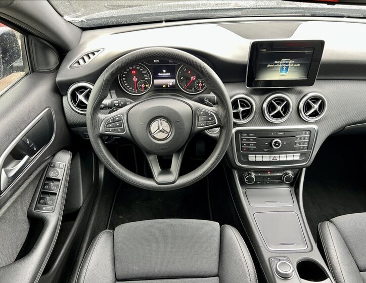 Mercedes-Benz Třídy A Hatchback 1,5 l 80 kw