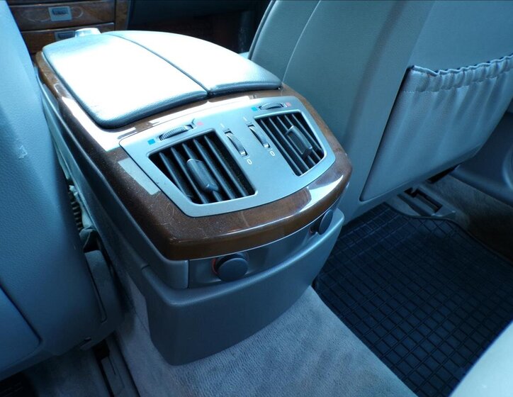 BMW Řada 7 Sedan / Limuzína 3,6 l 200 kw