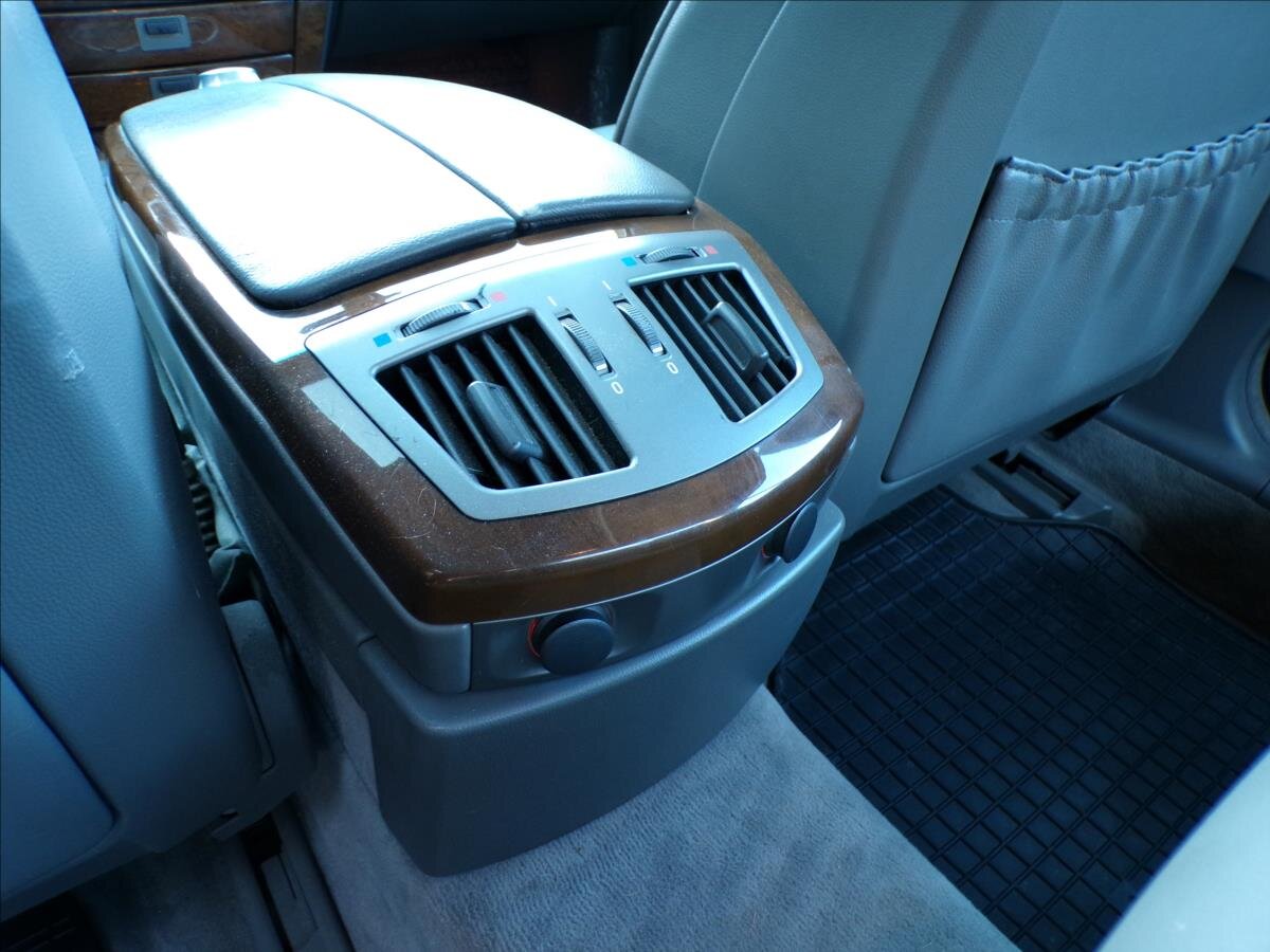 BMW Řada 7 Sedan / Limuzína 3,6 l 200 kw