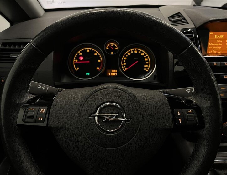 Opel Zafira 10