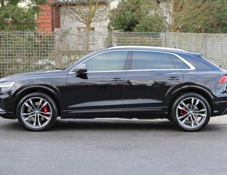 Audi SQ8 6