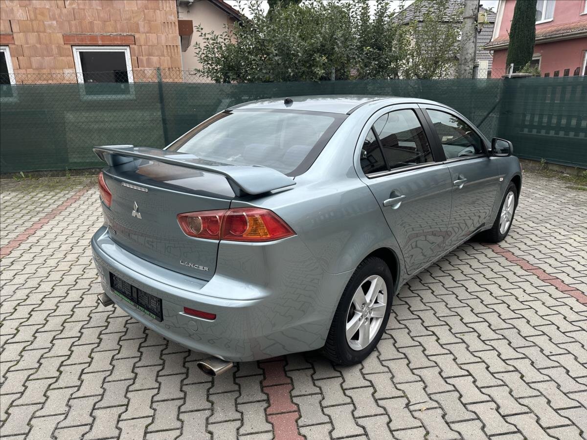 Mitsubishi Lancer