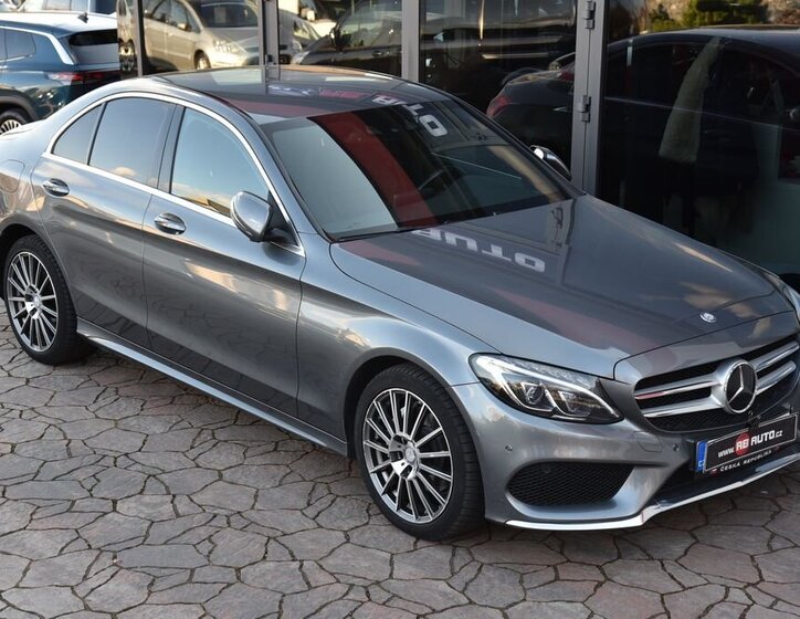 Mercedes-Benz Třídy C Sedan / Limuzína 2,1 l 125 kw