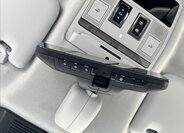 Land Rover Defender SUV / Terénní 4,4 l 467 kw