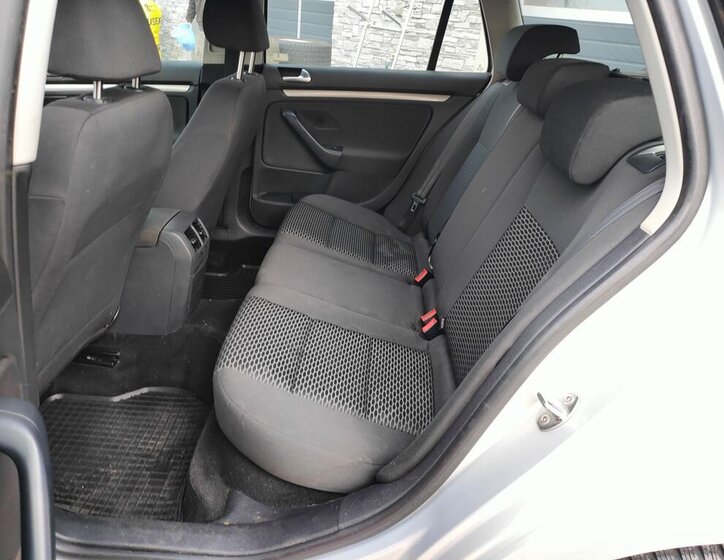 Volkswagen Golf Kombi 1,6 l 75 kw