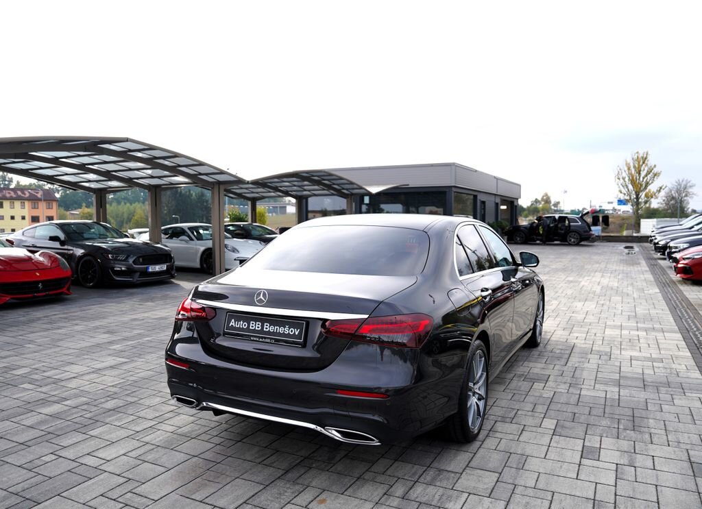 Mercedes-Benz Třídy E Sedan 2,0 l 145 kw