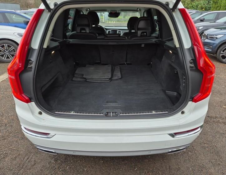 Volvo XC90 11