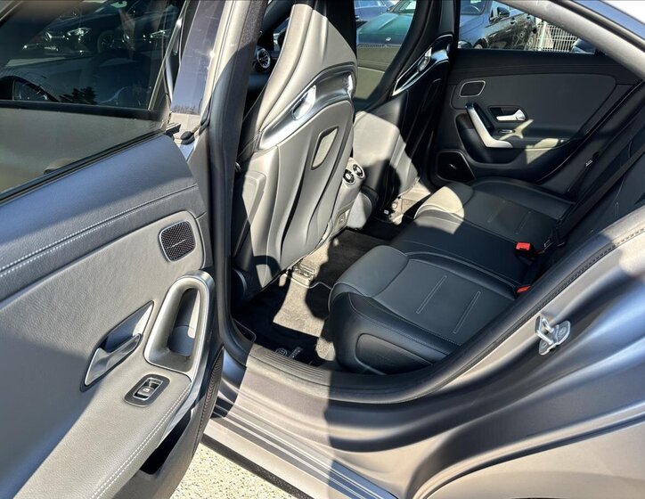 Mercedes-Benz CLA Kupé 2,0 l 310 kw