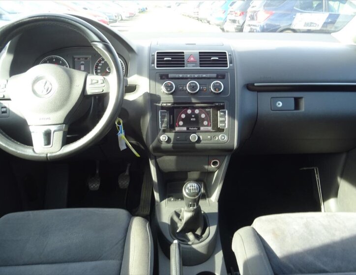Volkswagen Touran MPV 1,2 l 77 kw