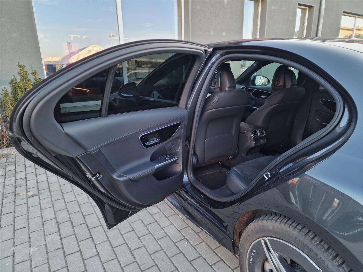 Mercedes-Benz Třídy C Sedan / Limuzína 2,0 l 147 kw