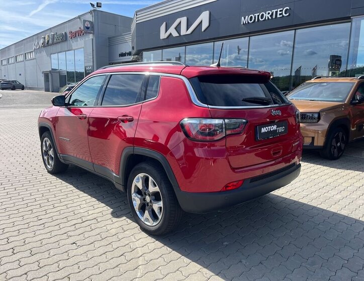 Jeep Compass SUV 1,4 l 103 kw