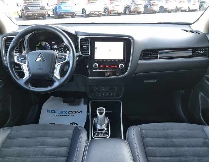 Mitsubishi Outlander SUV / Terénní 2,4 l 165 kw