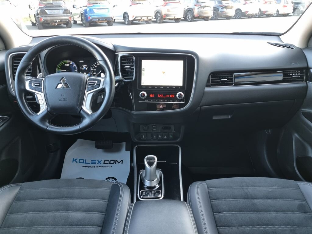 Mitsubishi Outlander SUV / Terénní 2,4 l 165 kw