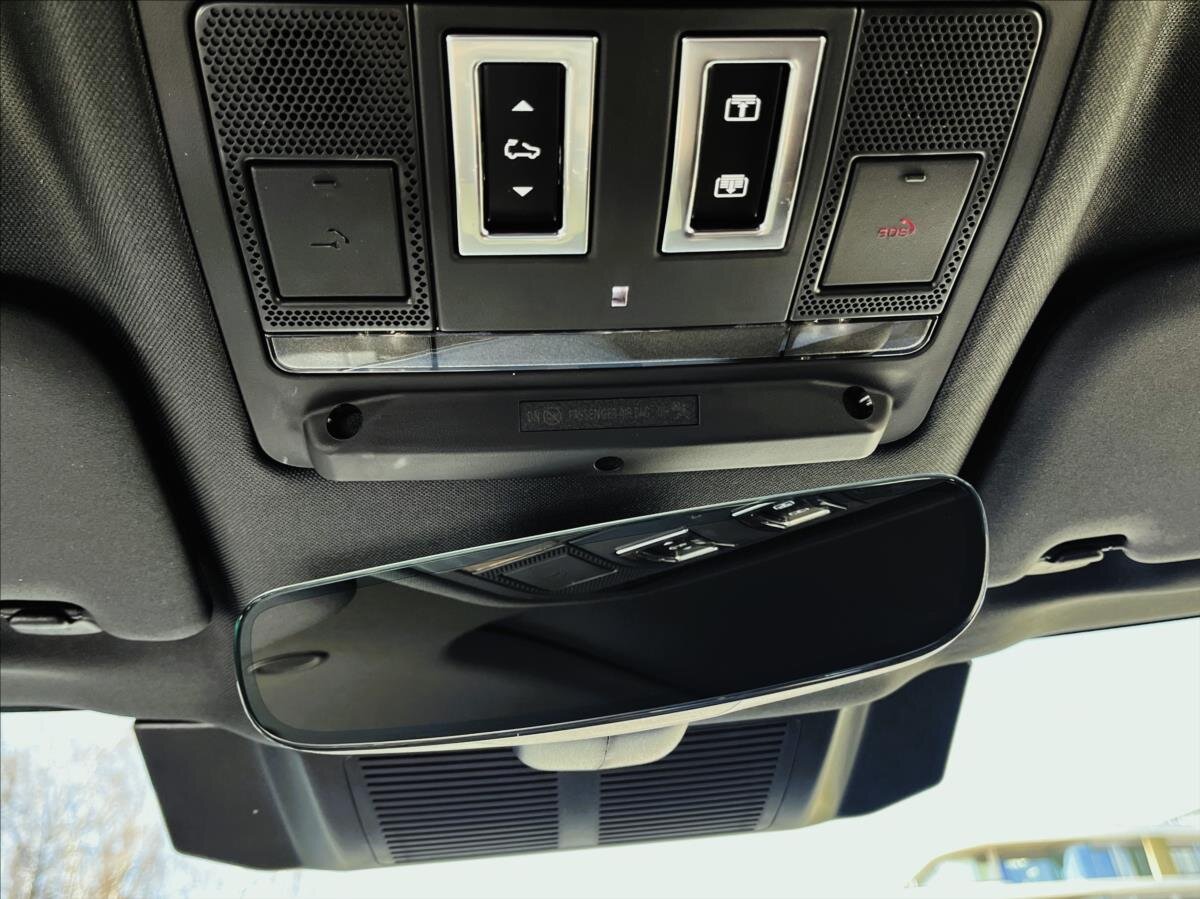 Land Rover Defender SUV / Terénní 5,0 l 313 kw