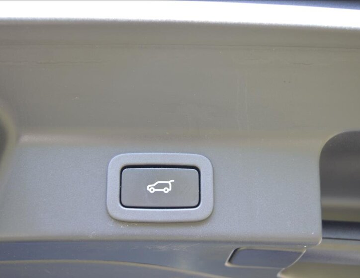 Jaguar F-Pace SUV / Terénní 2,0 l 132 kw