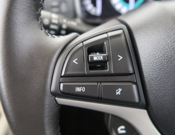 Suzuki Ignis SUV 1,2 l 66 kw