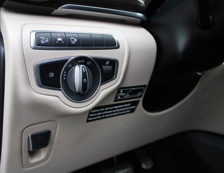 Mercedes-Benz Třídy V 32