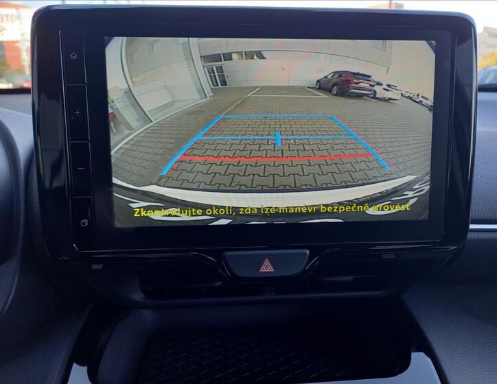 Toyota Yaris Cross 13