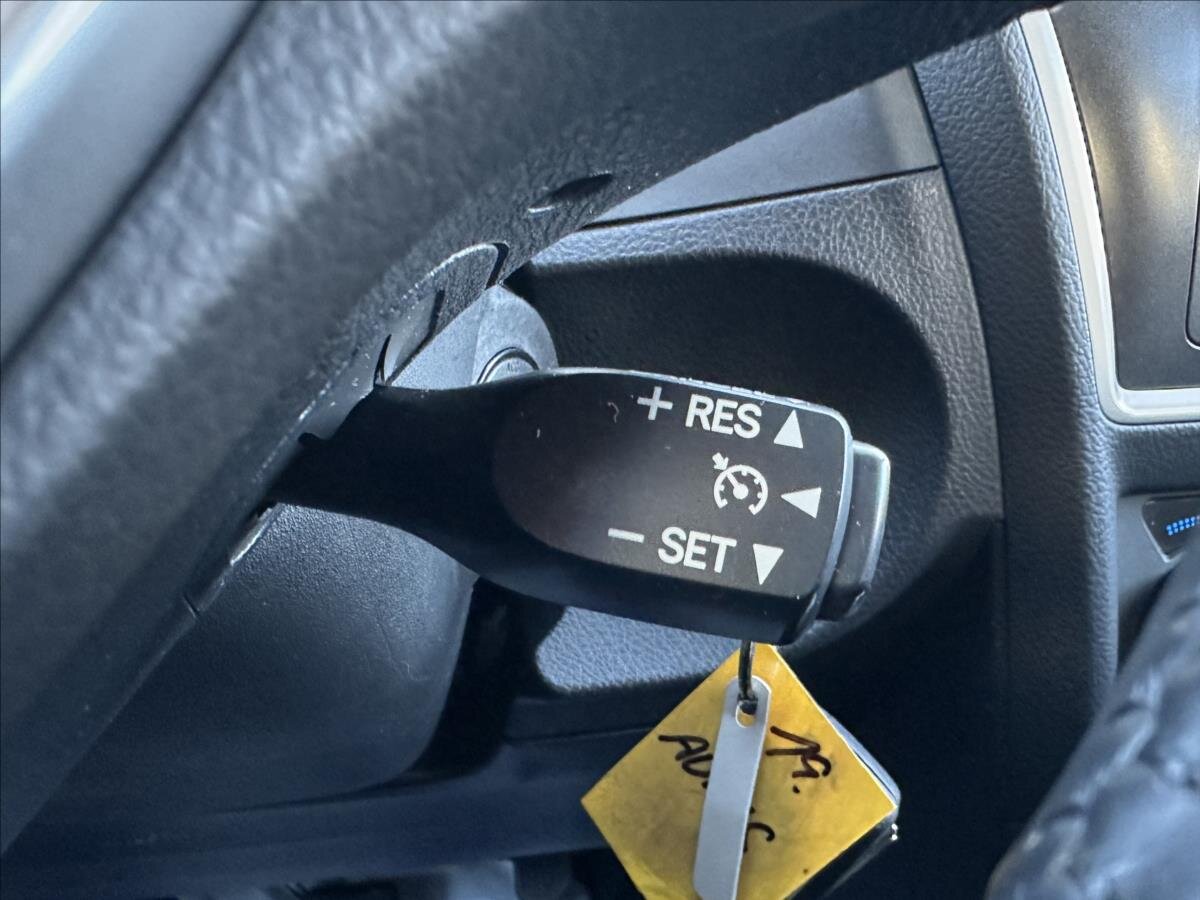 Toyota Auris Kombi 1,6 l 98 kw