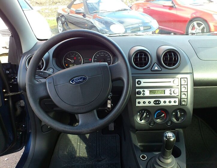 Ford Fiesta 13