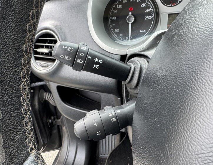 Lancia Delta Hatchback 2,0 l 121 kw