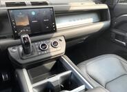 Land Rover Defender 25