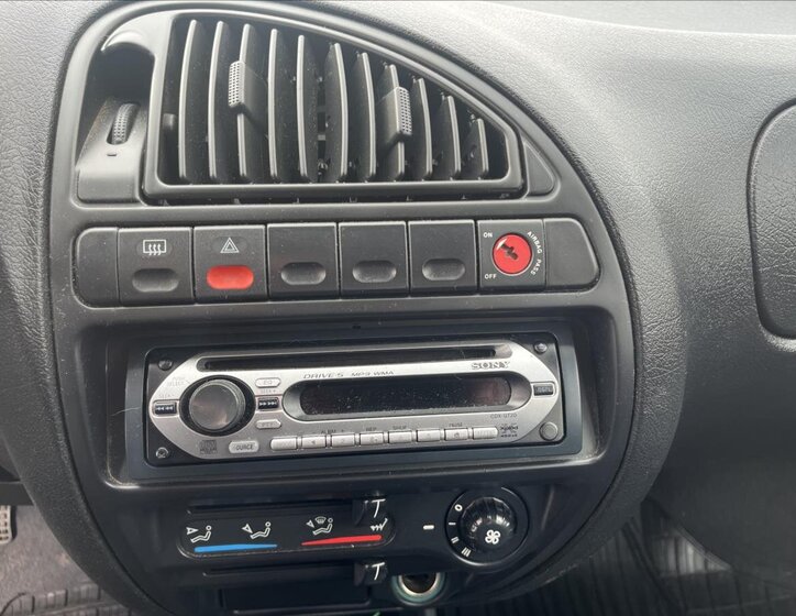 Citroën Saxo Hatchback 1,1 l 40 kw